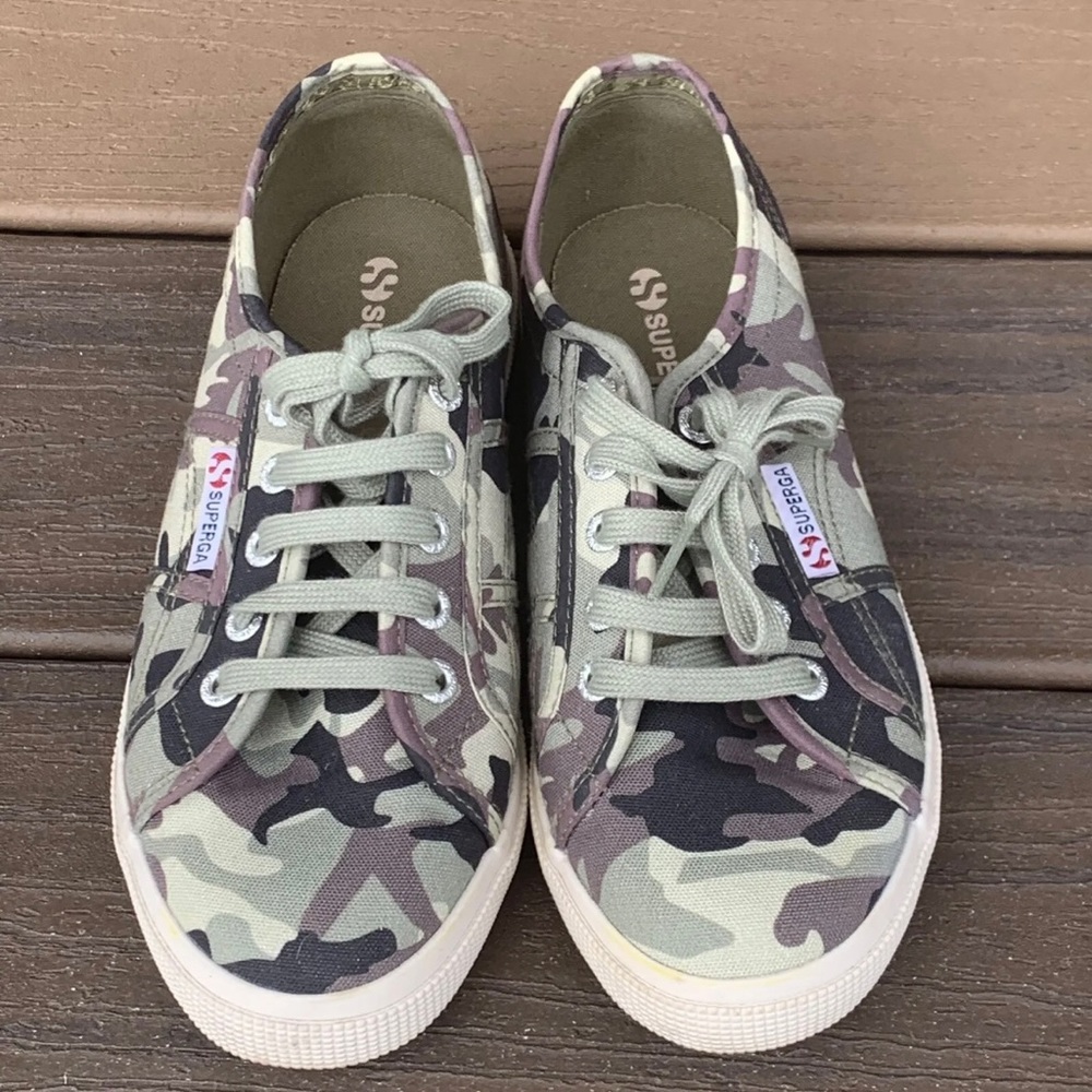Women’s Size 6 Superga Italian Fashion Sneakers Green Multi Color Camouflage